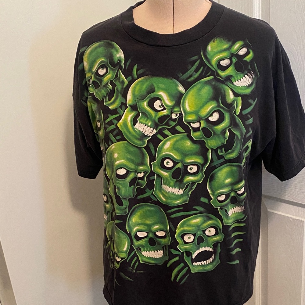 Vintage Black and Green Graphic Skull T-Shirt